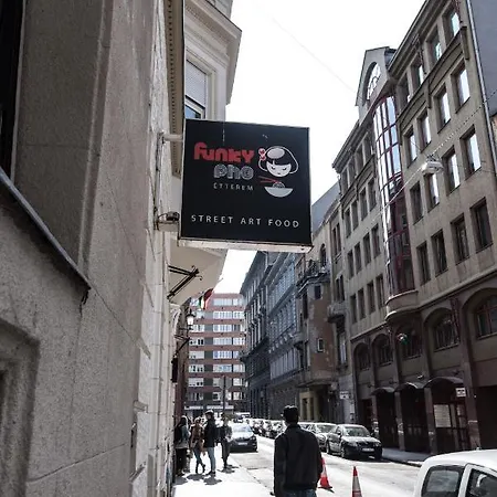 Budapesteasyflat Oktogon Lux Апартаменты Будапешт