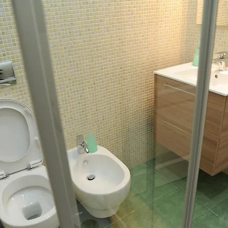 Budapesteasyflat Oktogon Lux *