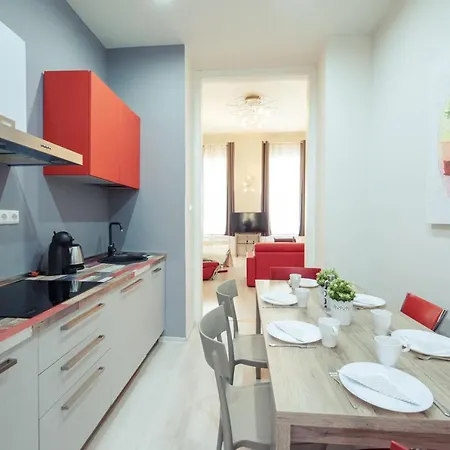 Budapesteasyflat Oktogon Lux *