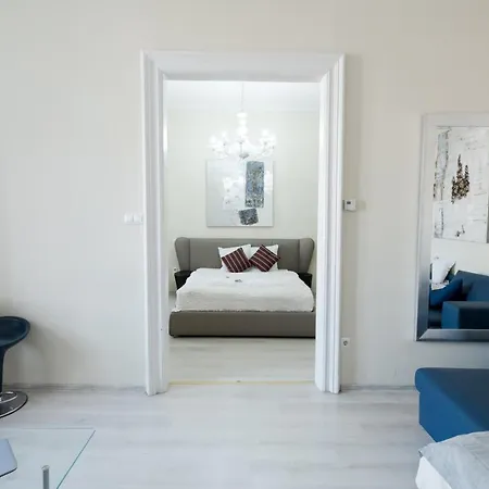Apartmán Budapesteasyflat Oktogon Lux *