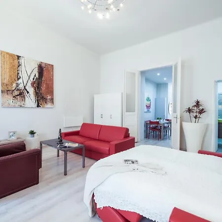 Апартаменты Budapesteasyflat Oktogon Lux