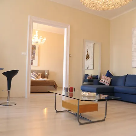 Апартаменты Budapesteasyflat Oktogon Lux Будапешт