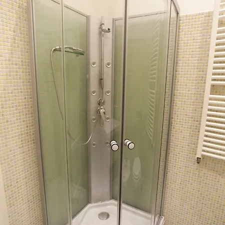 Budapesteasyflat Oktogon Lux