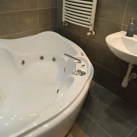 Budapesteasyflat Oktogon Lux Апартаменты *