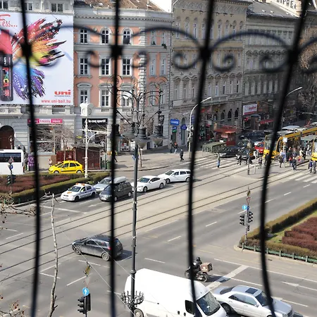 Budapesteasyflat Oktogon Lux