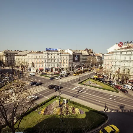 Budapesteasyflat Oktogon Lux