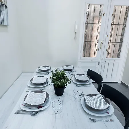 Budapesteasyflat Oktogon Lux Апартаменты *