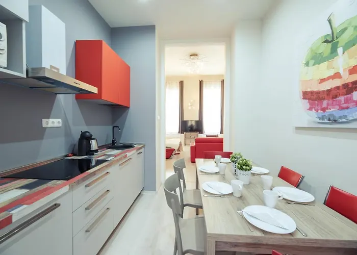 Budapesteasyflat Oktogon Lux *