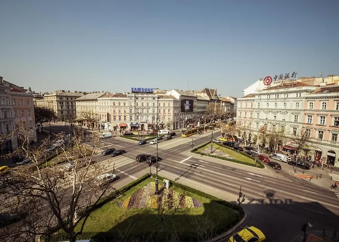 Budapesteasyflat Oktogon Lux Budapesta