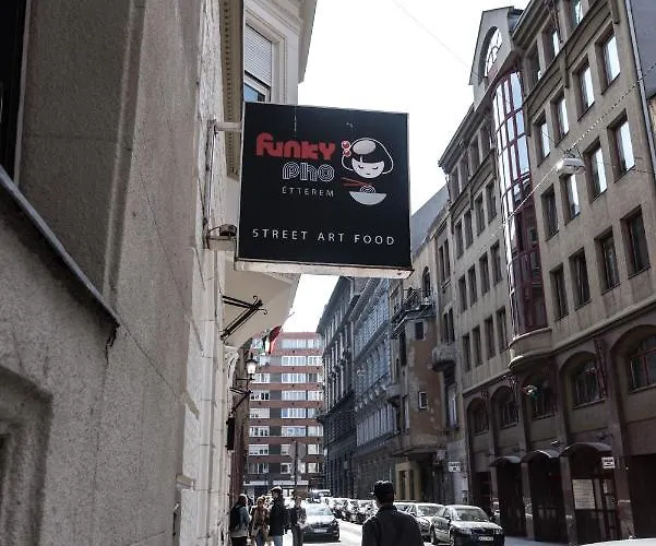 Budapesteasyflat Oktogon Lux Διαμέρισμα Βουδαπέστη