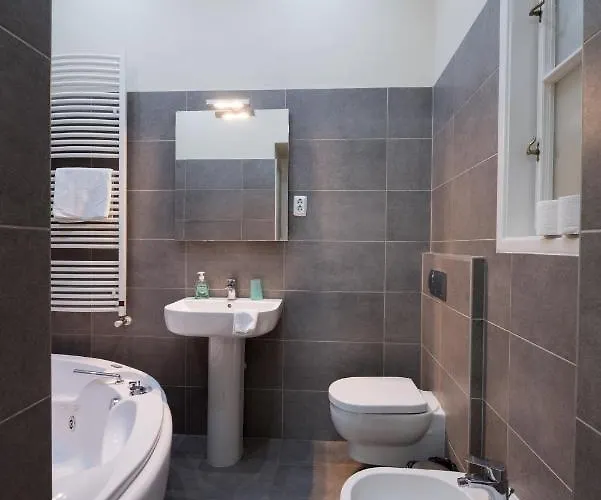 Budapesteasyflat Oktogon Lux