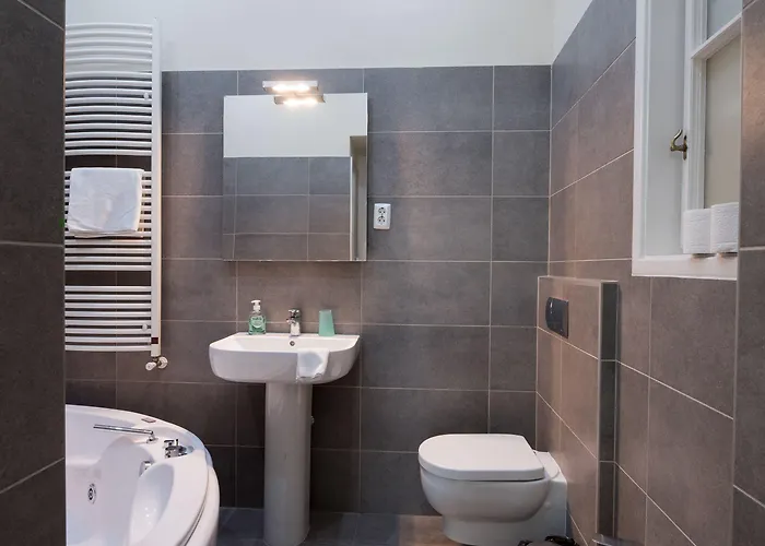 Budapesteasyflat Oktogon Lux *