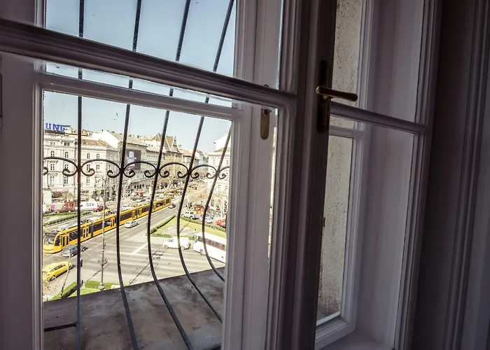 Budapesteasyflat Oktogon Lux Διαμέρισμα *