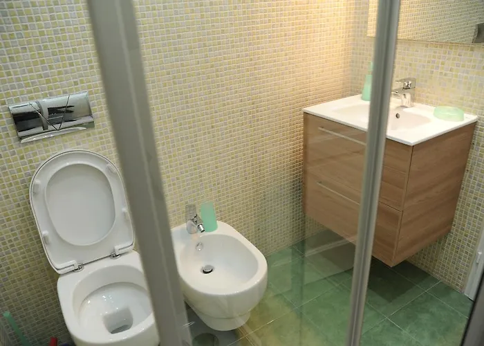 Budapesteasyflat Oktogon Lux *