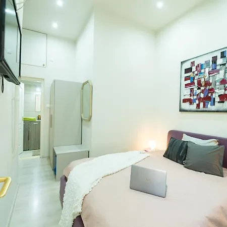 Budapesteasyflat Oktogon Lux