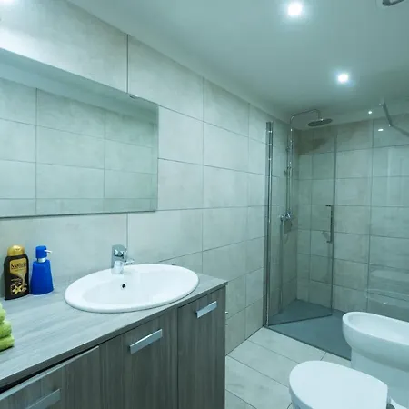 Budapesteasyflat Oktogon Lux * Budapeşte