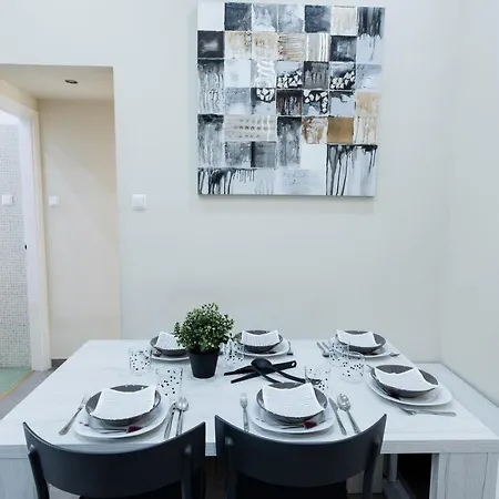 Budapesteasyflat Oktogon Lux Daire Budapeşte