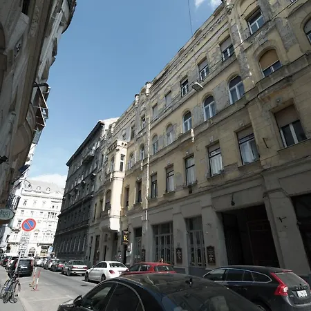 Budapesteasyflat Oktogon Lux Daire *