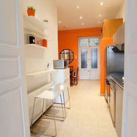 Budapesteasyflat Oktogon Lux *