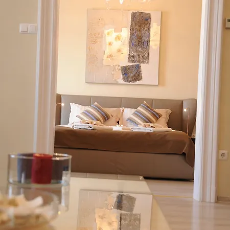 Budapesteasyflat Oktogon Lux