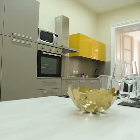 Budapesteasyflat Oktogon Lux * Budapeşte